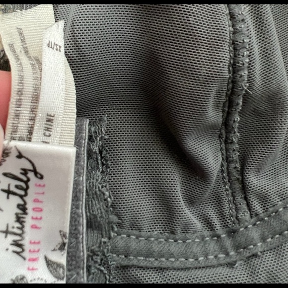 3/20 🎉 Intimately Free People Graphite Galloon Lace Halter Bra, XS - Picture 6 of 6